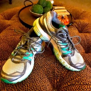 Aasics Gel-Evate 2 Fluid Ride Sneaker Sz 9